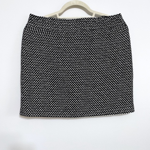 J. Crew Pencil Skirt in Warm Cozy Woven Fabric with Metallic Thread and Pockets - Picture 6 of 7